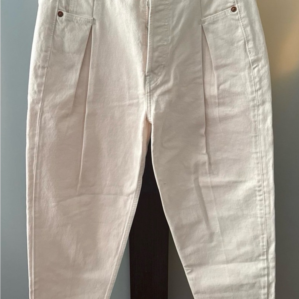 Re/Done Cream High-Rise Pleated Jeans